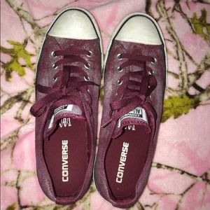 Maroon converse